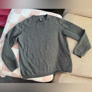 Banana Republic extra fine merino wool medium Gray Crewneck Sweater